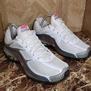 Nike women's reax run 5 running shoe sneaker white metallic size 9